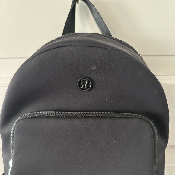 Lululemon Knit Nylon Micro Backpack 4L - Picture 2 of 4